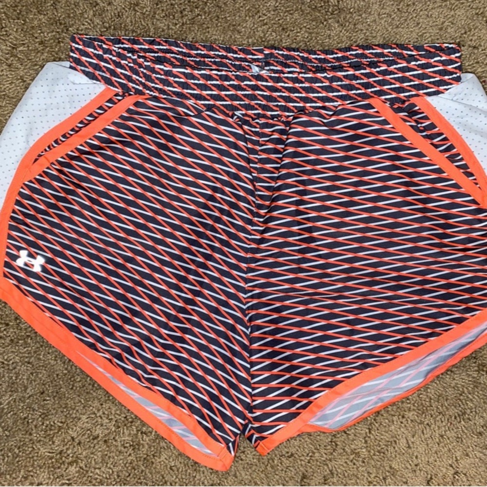 Cute shorts from Under Armour. Size medium. No stains or flaws. Smoke free home.